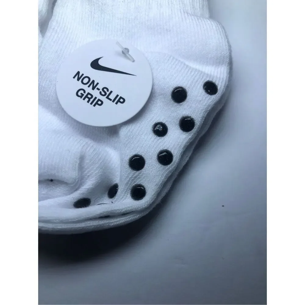 Nike Baby Gripper Socks Size 6-12 Months White 3-pack